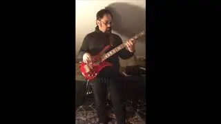 Fabio Trentini paying tribute to Mark King and his bassline to the song 