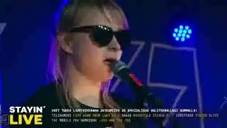 Maustetytöt - Jos jäisin Onnibussin alle (18 4 20 live)