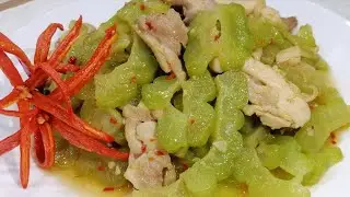 มะระไม่ขมถ้าทำแบบนี้ กับ มะระผัดไก่  Stire Fried Chinese bitter gourd with Chicken | คุณนาย เข้าครัว