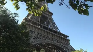 1.5 million fewer tourists visited Paris in 2016