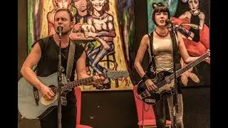 ADAMORE &ndash;&nbsp;3-minute live medley [#glamfolk singer/songwriter]