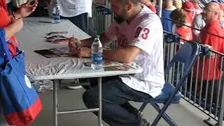Pat Neshek signs autographs for The SI KING 6-13-19