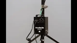 Attaching a strobe pack to a light stand