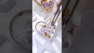 Self leveling epoxy resin tools for floor making