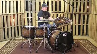 DW Collector's Quick Candy Black Burst Over English Oak Drum Set - 22, 10, 12, 14, 16, 6.5x10