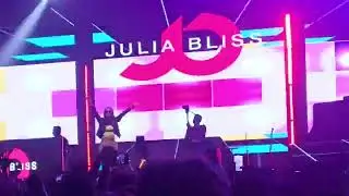 divine & julia bliss come to bhopal(2)