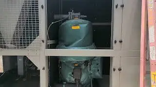 QUICK LITTLE WALK AROUND OF A 380 TON DUNHAM BUSH AIR COOLED AND A LOOK AT THE MCS CONTROLS