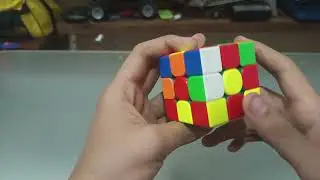 Resolviendo mi cubo de rubik después de mucho tiempo(dejen en los comentarios cuánto tarde)