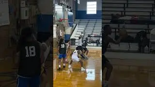 No look pass for the layup 🫲 Reginald Delk& George Stanberry#basketball#tournament#layup#exercise#