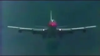 Boeing 747 aterrizando en el Aeropuerto Olaya Herrera de Medellin