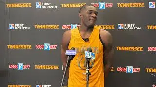 Vols forward DeWayne Brown II reacts to loss at Florida, previews Texas A&M | Tennessee Basketball