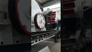 Wheel type hammer crusher