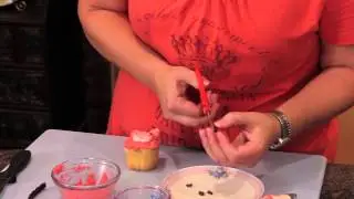 How to Make Piggy Cupcakes : Cupcake Decorating