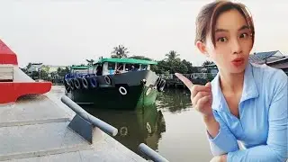After Unloading Crops, I Cleaned the Boat Covered in Sweat