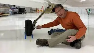 Cirrus aircraft jacking process
