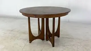 Broyhill Brasilia Mid Century Pedestal Dining Table with 3 Leaves