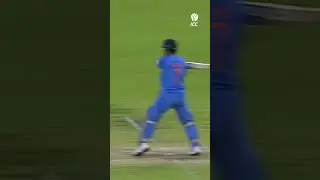 Trademark MS Dhoni with the upper-cut six 😲 #cricket #cricketshorts #ytshorts
