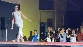 Sexy Girls TRIP & FALL during Superstar Fashion Runway 2024