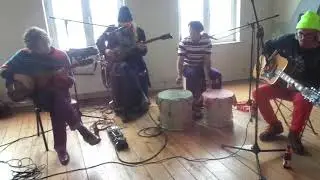 Hash Bamboo Shuffle - We want war (live @ Radio centraal)