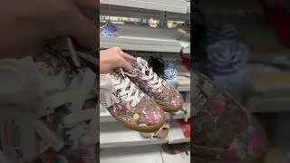 Забавная обувь в США 😀            США#америка #Шорты #USA #FunnyShoes #ЖизньвСША #эмиграциявсша