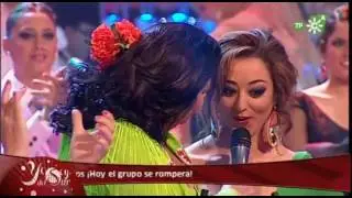 Chicos y chicas con Maria del Monte- Vente a Sevilla