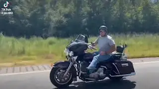 Sunday ride day!!!!!!  #harley #bikersprayer #noworries #2wheeltherapy