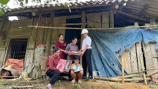 Kind CEO and single mother do charity work to help poor families