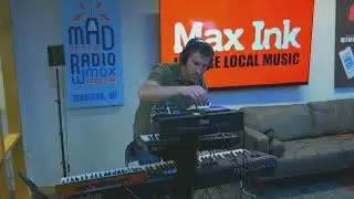Graham Marlowe performs 