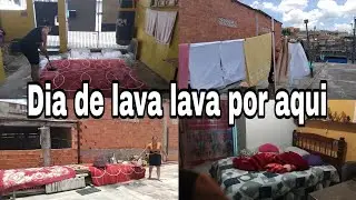 Dia produtivo 🥰 🥰 lavei os  banheiros e os tapetes  muito calor por aqui