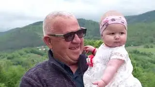 Dječaci, petorica braće Miškić iz Očauša kod Teslića, znaju sve seoske poslove.