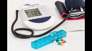 Bluthochdruck und niedriger Blutdruck erkl&auml;rt: Symptome, Ursachen & Behandlung.