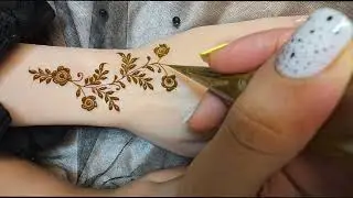 كيفية رسم الزهور بالحناء How to draw flowers with henna