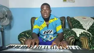 Simple bass line keyboard lesson on key f sharp