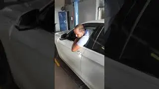 BMW 320i 2014 sem abafador traseiro... Escape direto...