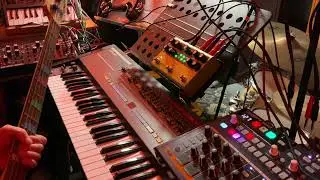 Improvised Synth Jam with Analog Drum Machine, Electric Bass, Juno-106 
