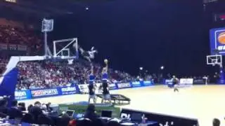 Basketball dunk show