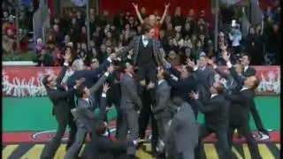 Michael Park and the Cast of How to Succeed in Business in The Macy's 85th Annual Parade