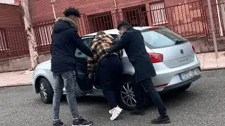 HAN SECUESTRADO A LA CHICA