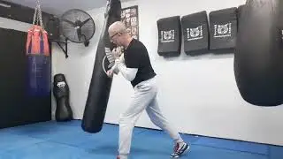 How to move with the heavy bag #boxing 