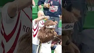 This mascot is WILD for this 😳🤣 #shorts