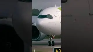 A330-900 landing runway 35