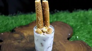Syrian Sesame Kaak with Milk