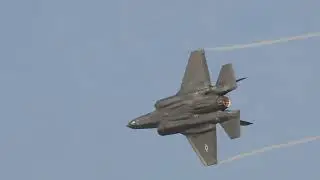 F-35 fighter demo flight at Dubai Airshow 2025