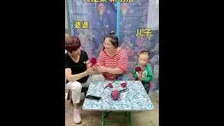 New cutting method of pitaya...... #Xiaoting loves humor 666# funny video #funny #funnyshorts