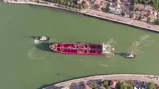 Berthing of an oil tanker