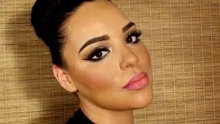 Summer Green with Ombre Pink Lip
