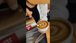 Wing tulip 🌷 #barista #coffee #homebarista #latteart #thailand #wpm #coffeevan #wingtulip #tulip