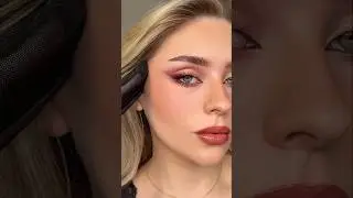 Is it possible to apply eyeshadow with tape ⁉️#makeuphacks #makeuphack #hacks #hack