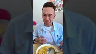 How are FOOD BLOGGERS tasting food?😂 フードブロガーは食べ物をどう味わっているのでしょうか?😂