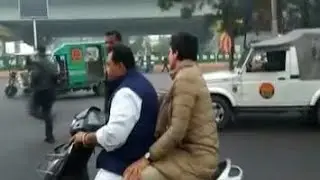 Priyanka Gandhi Rides On Scooter | UP Police Stop her |